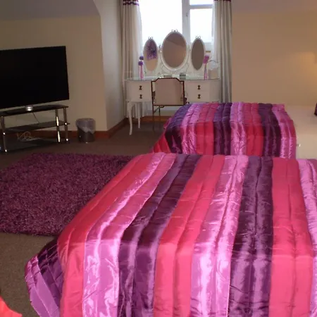 Bed & Breakfast Clunelly House